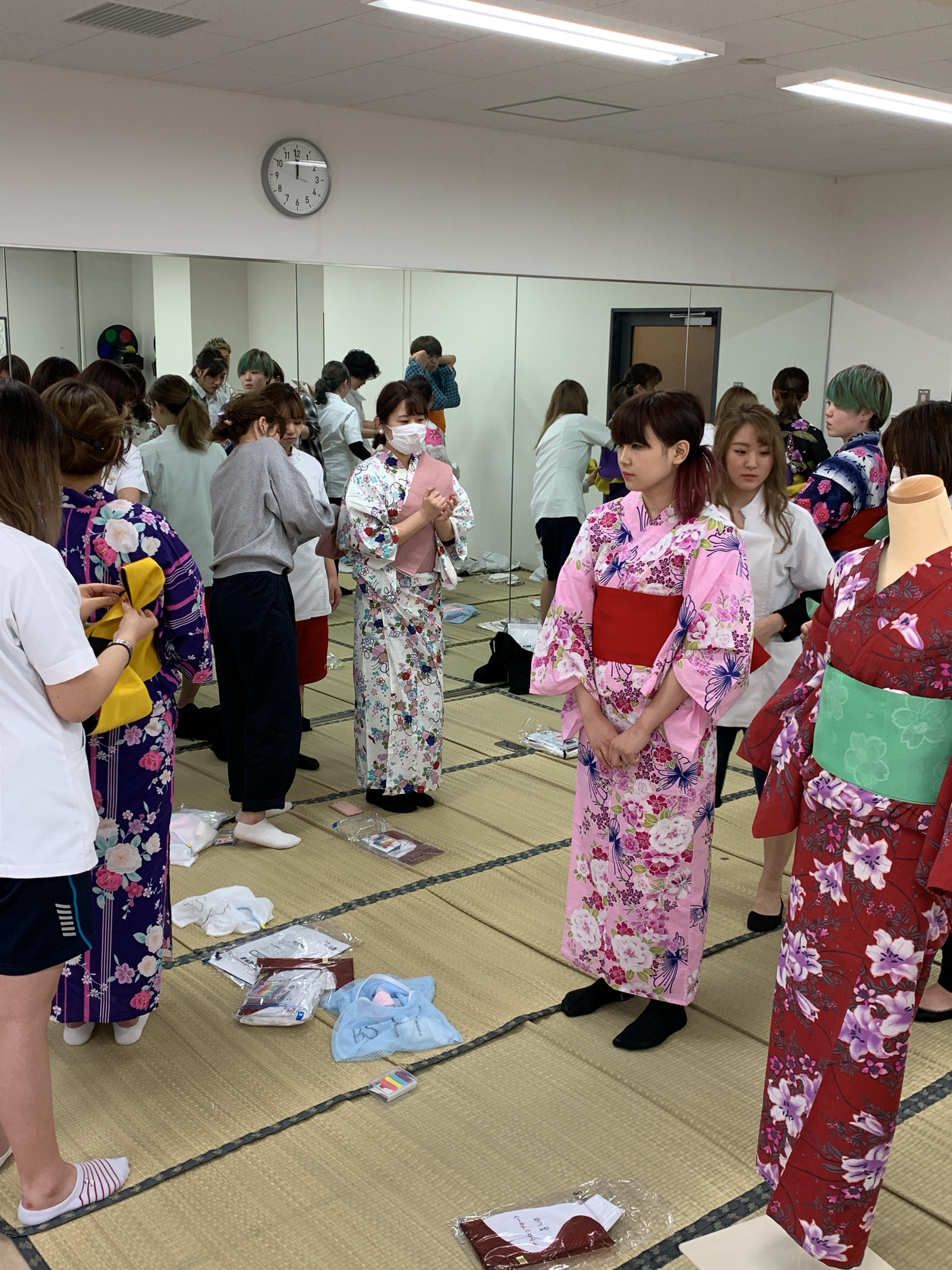 着付けの実習がスタートしました アーティスティックb