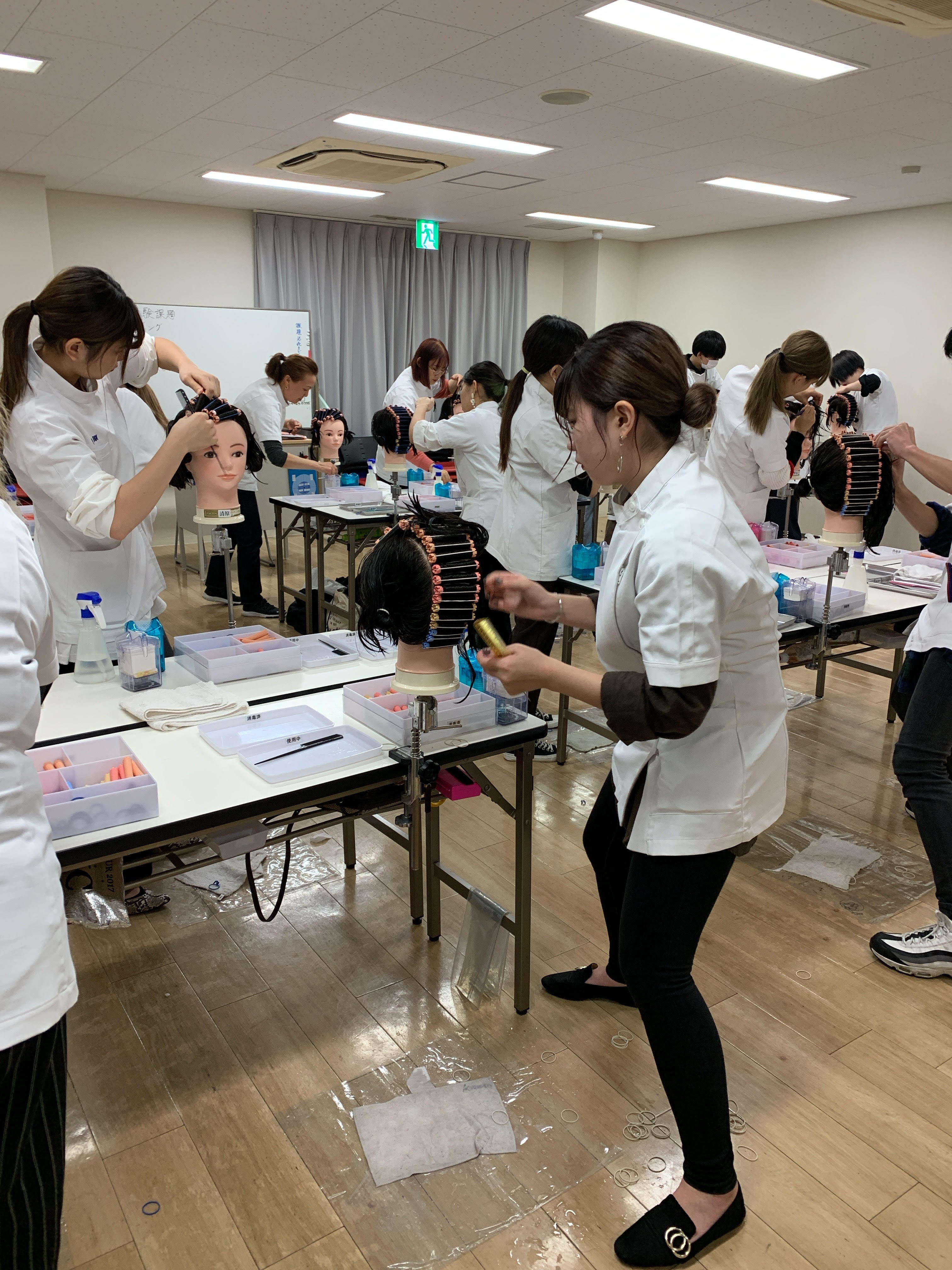 ウェーブ カット 多き 美容学校教材 ワインディング